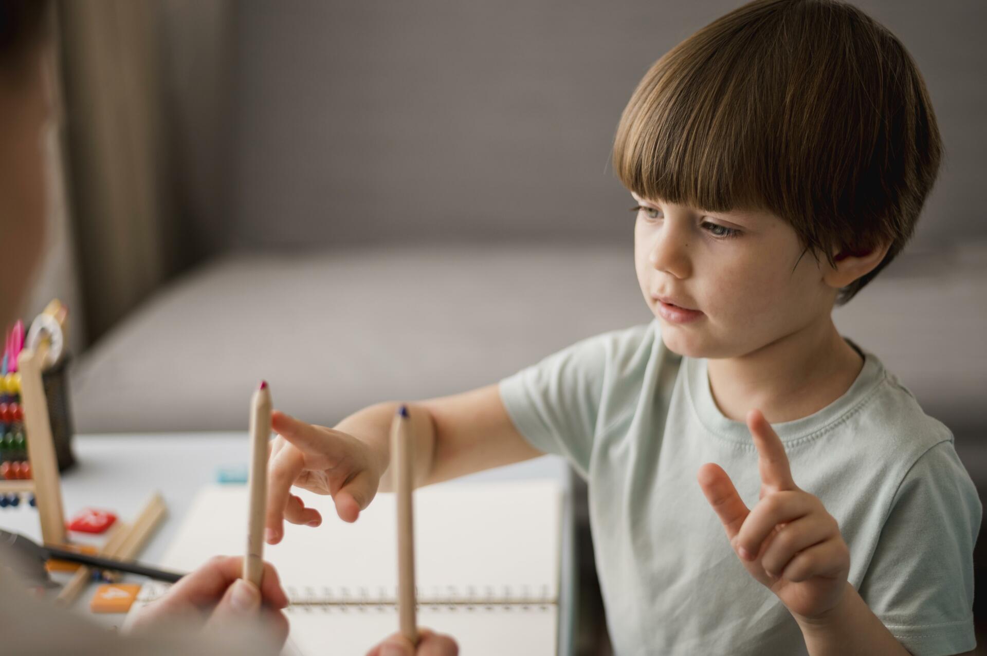 Niño con Trastorno del Espectro Autista