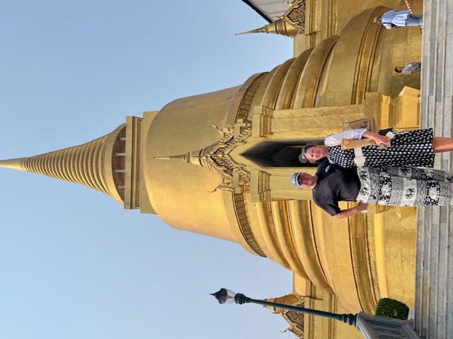 Places to Visit in southeast Asia: Cos and Robin Standing in front of Temple in Thailand, Travel to Southeast Asia